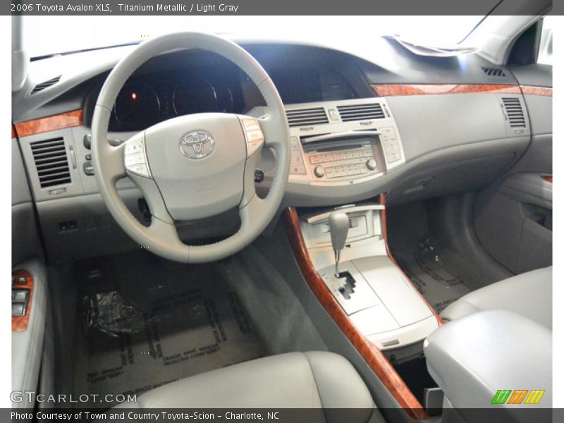 Titanium Metallic / Light Gray 2006 Toyota Avalon XLS