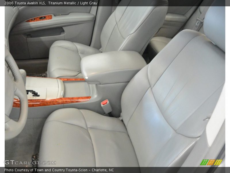 Titanium Metallic / Light Gray 2006 Toyota Avalon XLS
