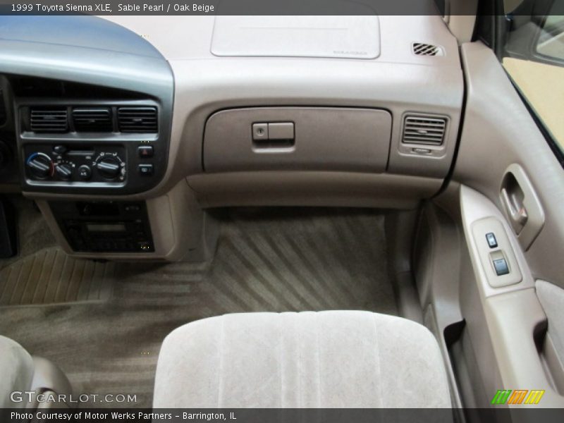 Sable Pearl / Oak Beige 1999 Toyota Sienna XLE