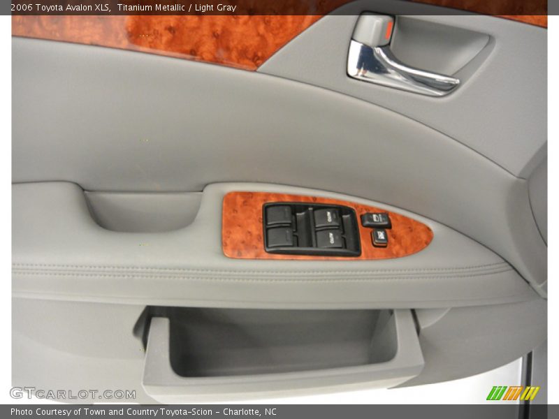 Titanium Metallic / Light Gray 2006 Toyota Avalon XLS
