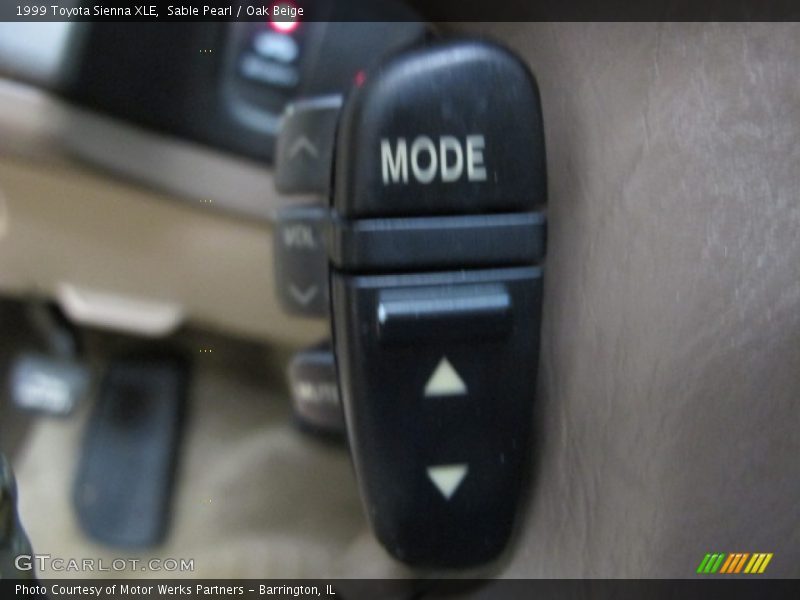 Sable Pearl / Oak Beige 1999 Toyota Sienna XLE