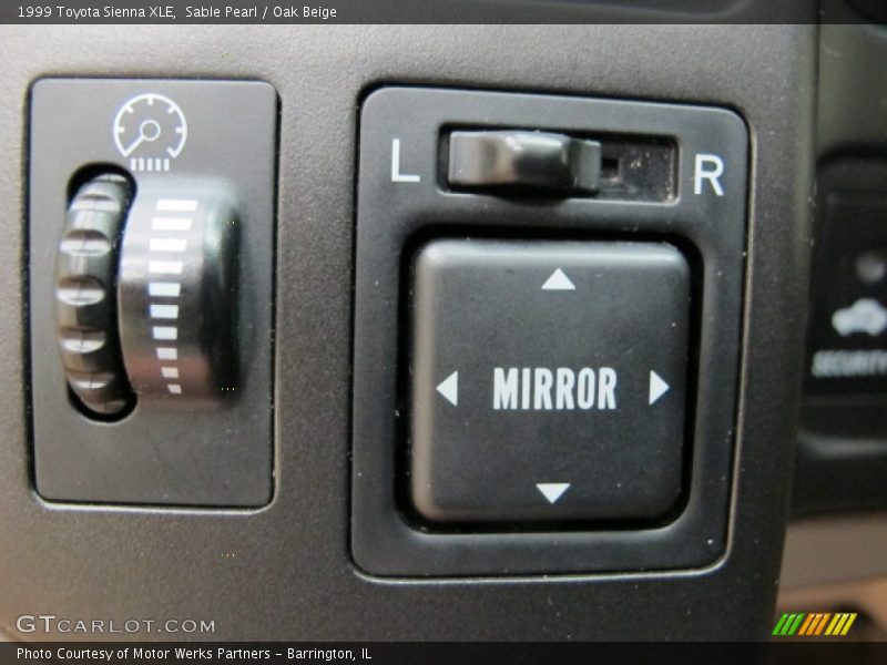 Sable Pearl / Oak Beige 1999 Toyota Sienna XLE