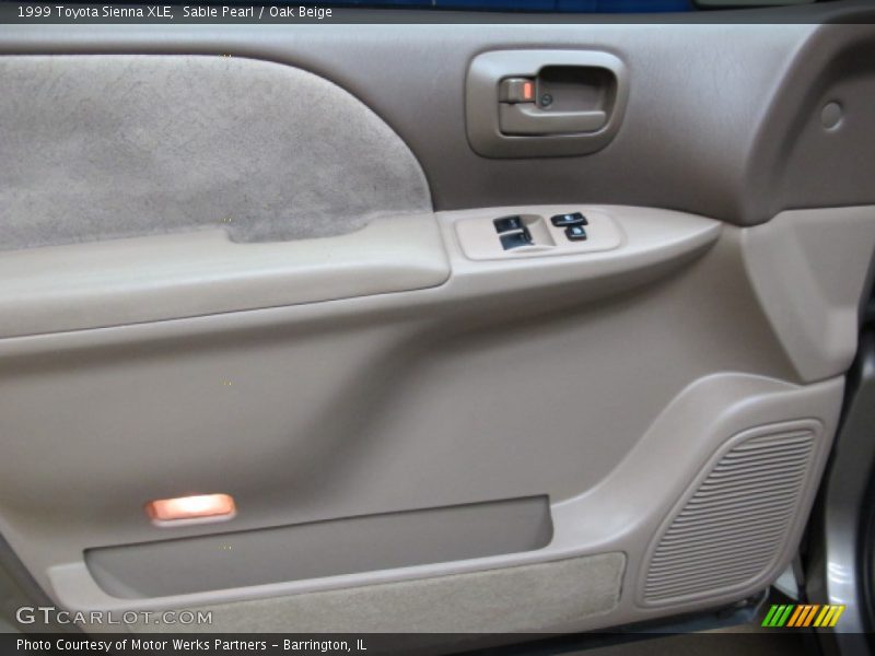 Sable Pearl / Oak Beige 1999 Toyota Sienna XLE