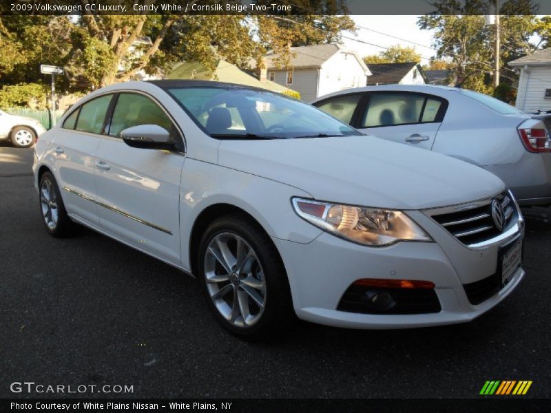 Front 3/4 View of 2009 CC Luxury
