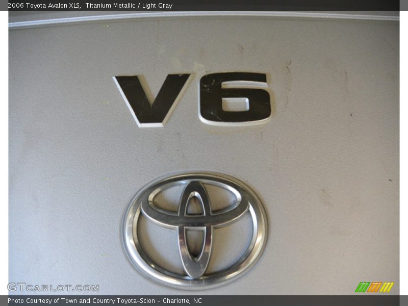 Titanium Metallic / Light Gray 2006 Toyota Avalon XLS