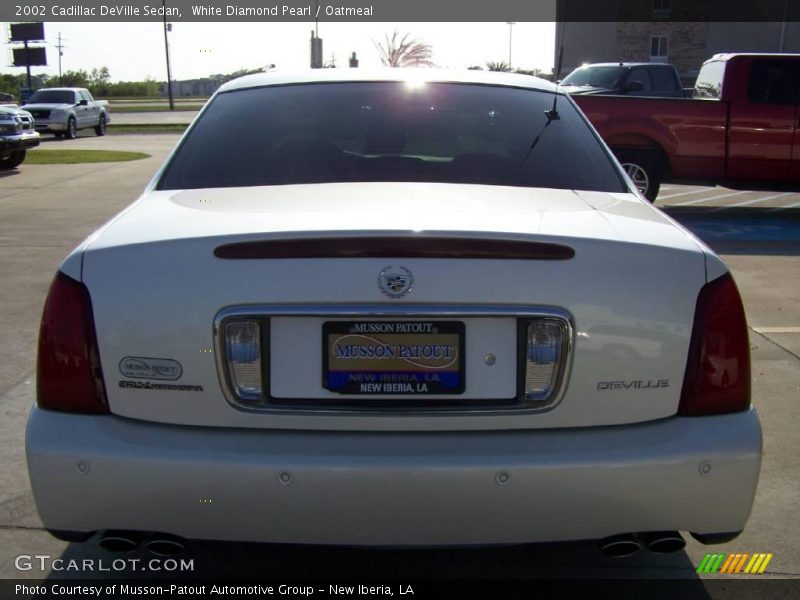 White Diamond Pearl / Oatmeal 2002 Cadillac DeVille Sedan