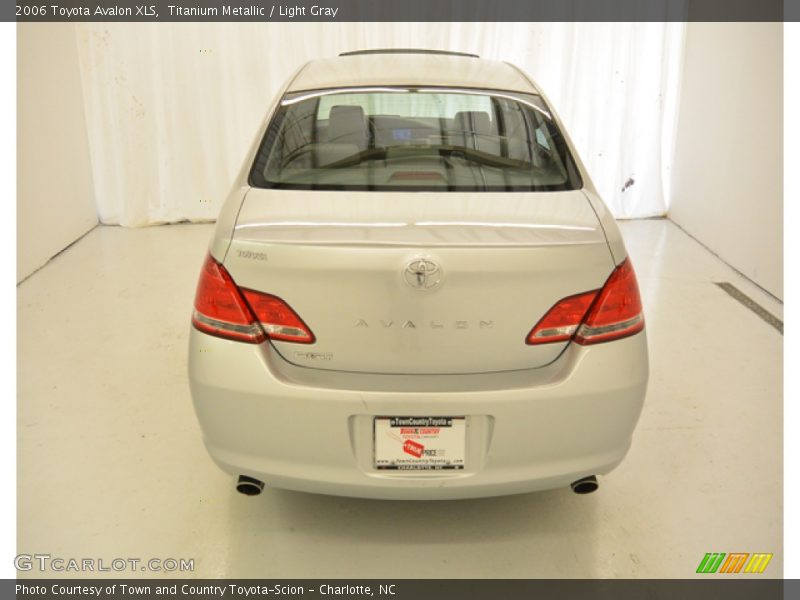 Titanium Metallic / Light Gray 2006 Toyota Avalon XLS