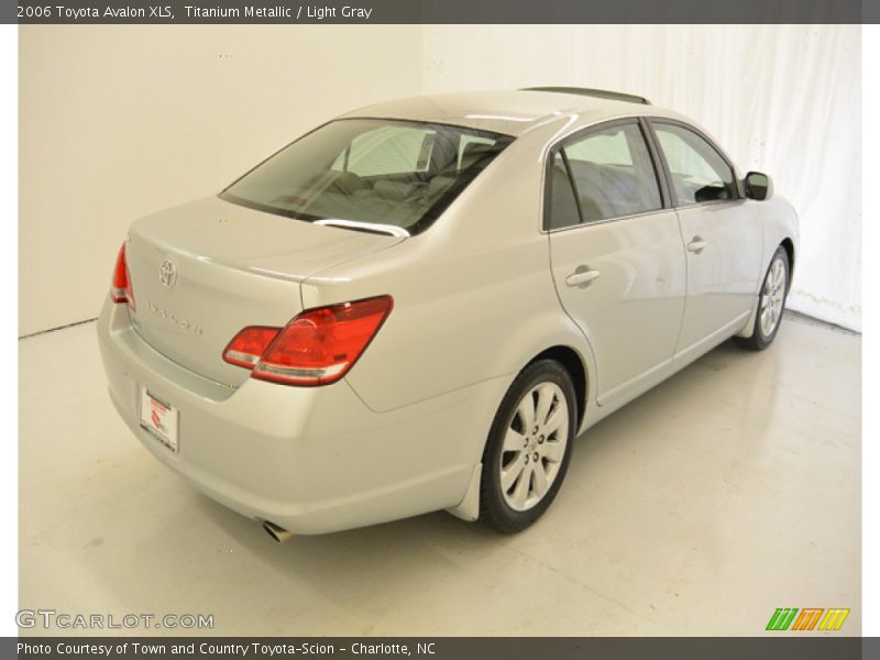 Titanium Metallic / Light Gray 2006 Toyota Avalon XLS