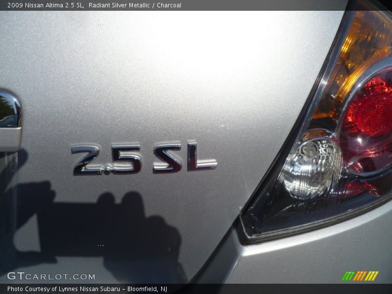 Radiant Silver Metallic / Charcoal 2009 Nissan Altima 2.5 SL