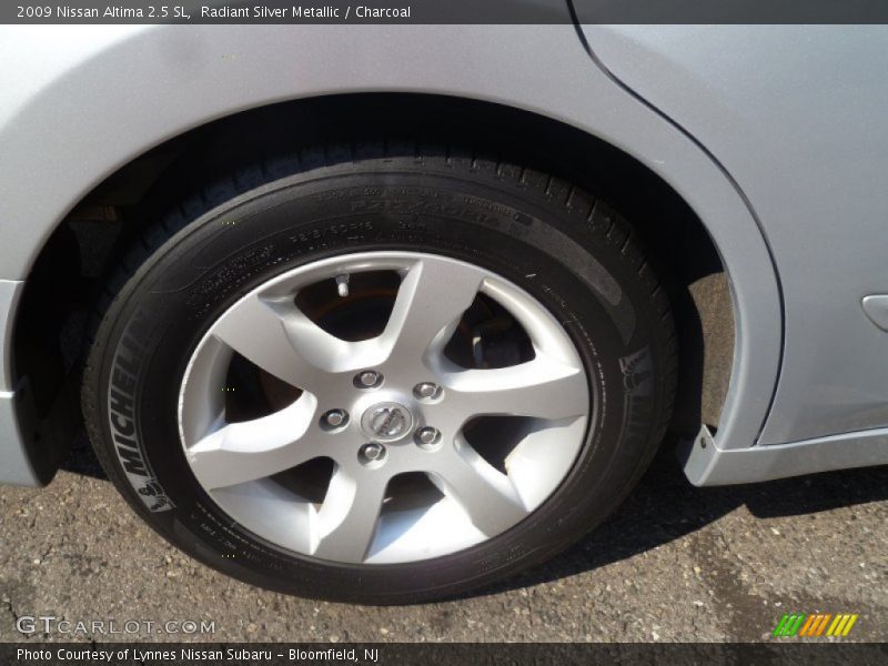 Radiant Silver Metallic / Charcoal 2009 Nissan Altima 2.5 SL