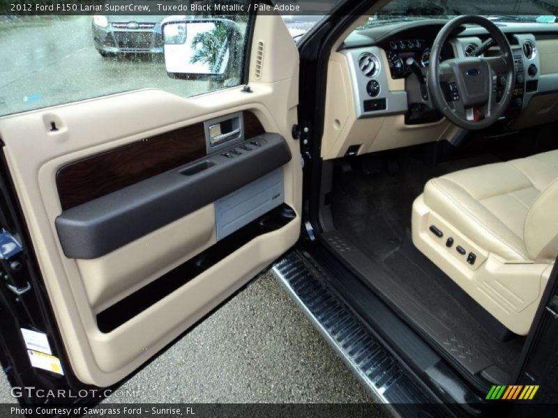 Tuxedo Black Metallic / Pale Adobe 2012 Ford F150 Lariat SuperCrew