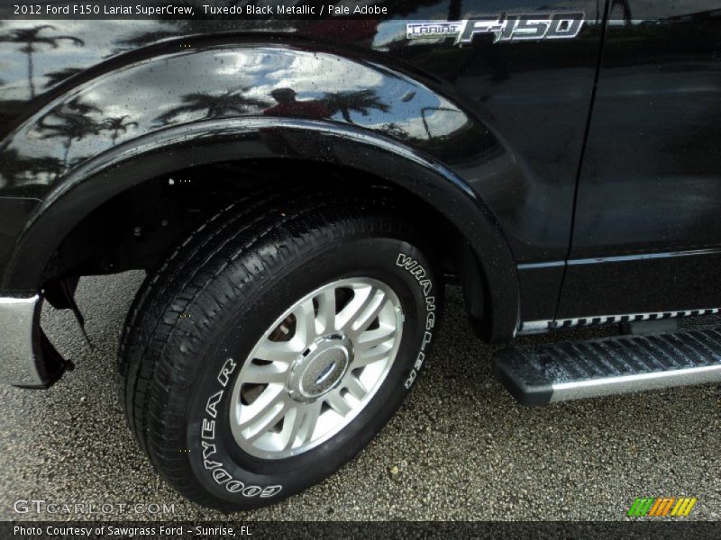 Tuxedo Black Metallic / Pale Adobe 2012 Ford F150 Lariat SuperCrew