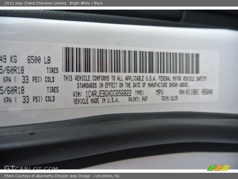 Bright White / Black 2013 Jeep Grand Cherokee Limited