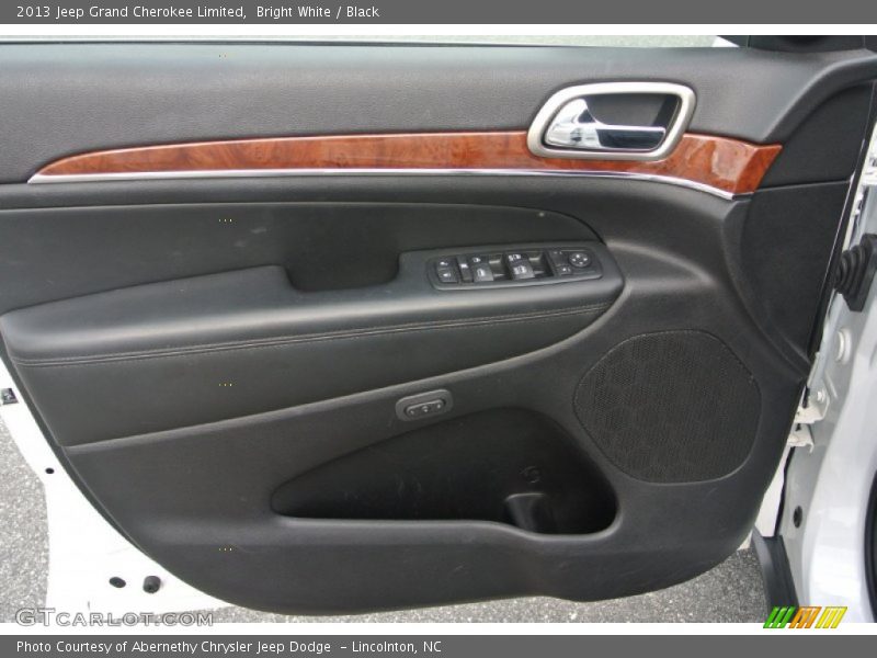 Bright White / Black 2013 Jeep Grand Cherokee Limited