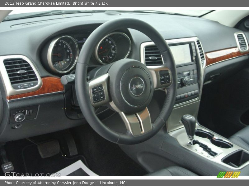 Bright White / Black 2013 Jeep Grand Cherokee Limited