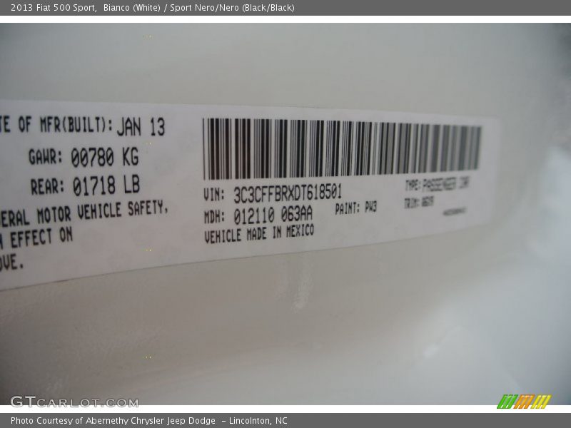 Bianco (White) / Sport Nero/Nero (Black/Black) 2013 Fiat 500 Sport