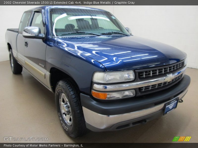 Indigo Blue Metallic / Graphite Gray 2002 Chevrolet Silverado 1500 LS Extended Cab 4x4