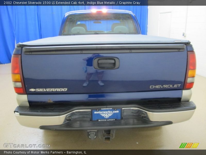 Indigo Blue Metallic / Graphite Gray 2002 Chevrolet Silverado 1500 LS Extended Cab 4x4