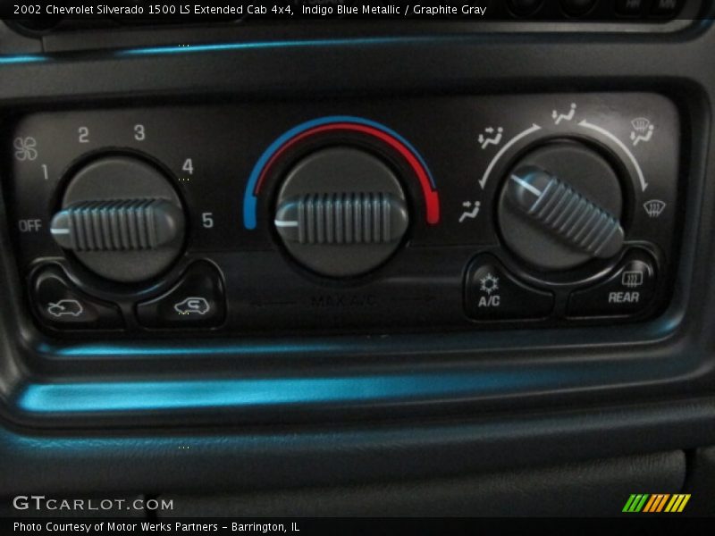 Indigo Blue Metallic / Graphite Gray 2002 Chevrolet Silverado 1500 LS Extended Cab 4x4