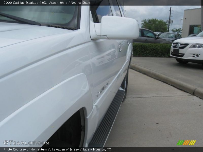 Aspen White / Neutral Shale 2000 Cadillac Escalade 4WD