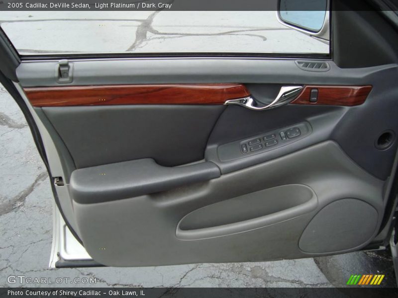 Light Platinum / Dark Gray 2005 Cadillac DeVille Sedan