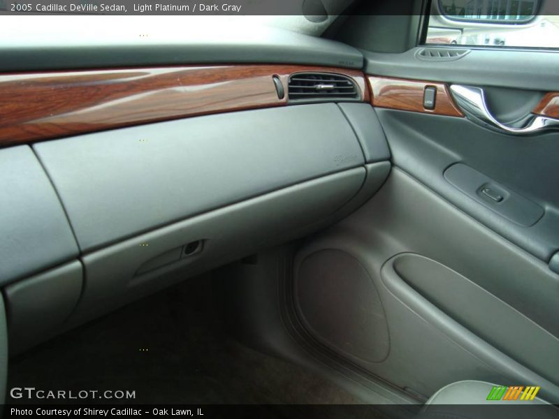 Light Platinum / Dark Gray 2005 Cadillac DeVille Sedan