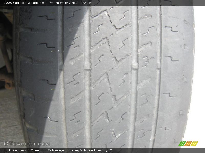 Aspen White / Neutral Shale 2000 Cadillac Escalade 4WD
