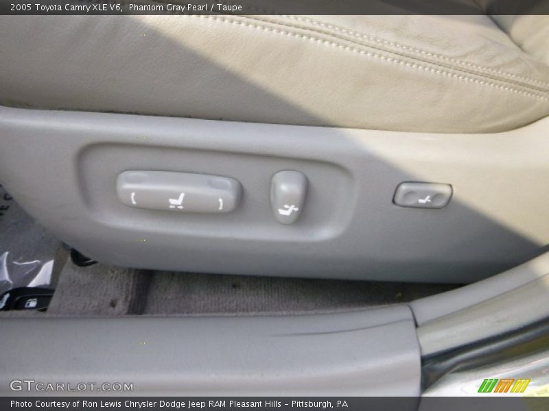 Phantom Gray Pearl / Taupe 2005 Toyota Camry XLE V6