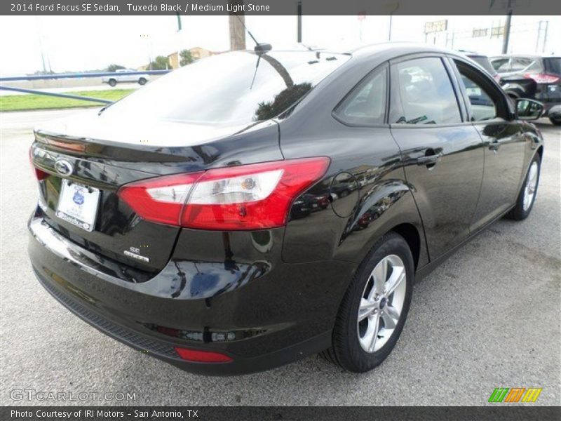 Tuxedo Black / Medium Light Stone 2014 Ford Focus SE Sedan