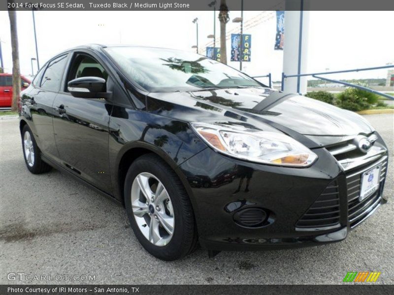 Tuxedo Black / Medium Light Stone 2014 Ford Focus SE Sedan