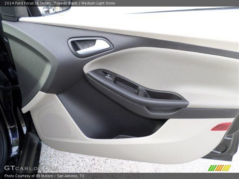 Tuxedo Black / Medium Light Stone 2014 Ford Focus SE Sedan