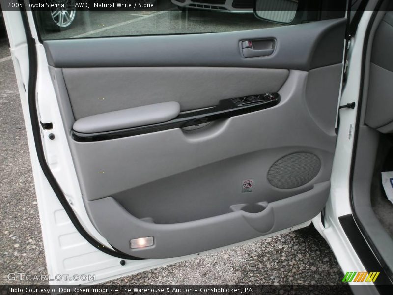 Natural White / Stone 2005 Toyota Sienna LE AWD