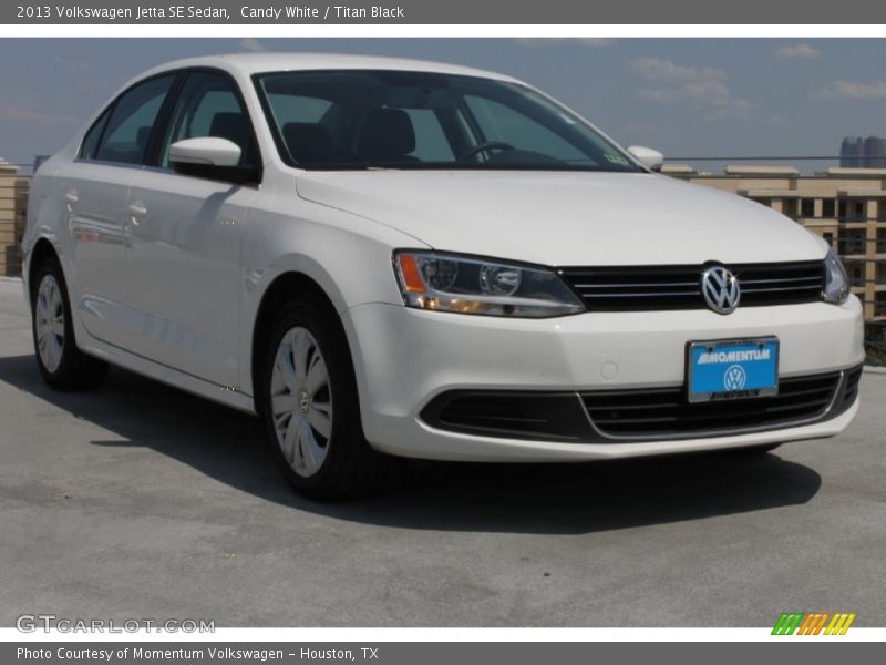 Candy White / Titan Black 2013 Volkswagen Jetta SE Sedan