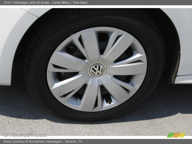 Candy White / Titan Black 2013 Volkswagen Jetta SE Sedan