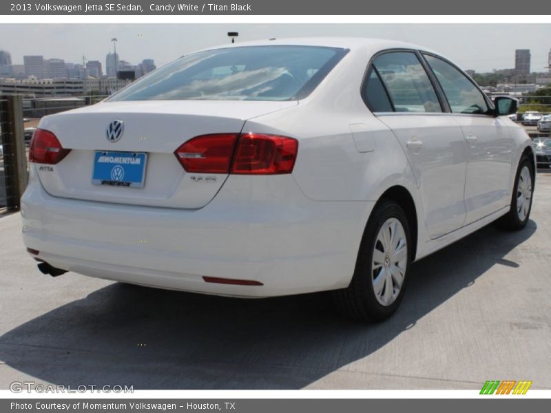 Candy White / Titan Black 2013 Volkswagen Jetta SE Sedan