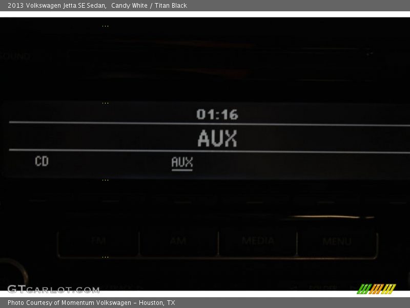 Candy White / Titan Black 2013 Volkswagen Jetta SE Sedan