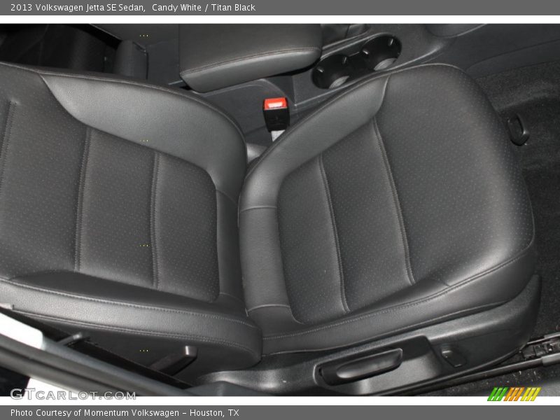 Candy White / Titan Black 2013 Volkswagen Jetta SE Sedan