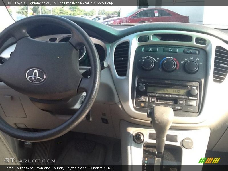 Millenium Silver Metallic / Ivory Beige 2007 Toyota Highlander V6