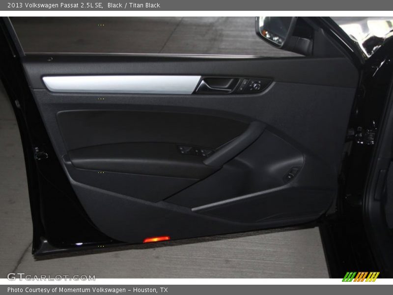 Black / Titan Black 2013 Volkswagen Passat 2.5L SE