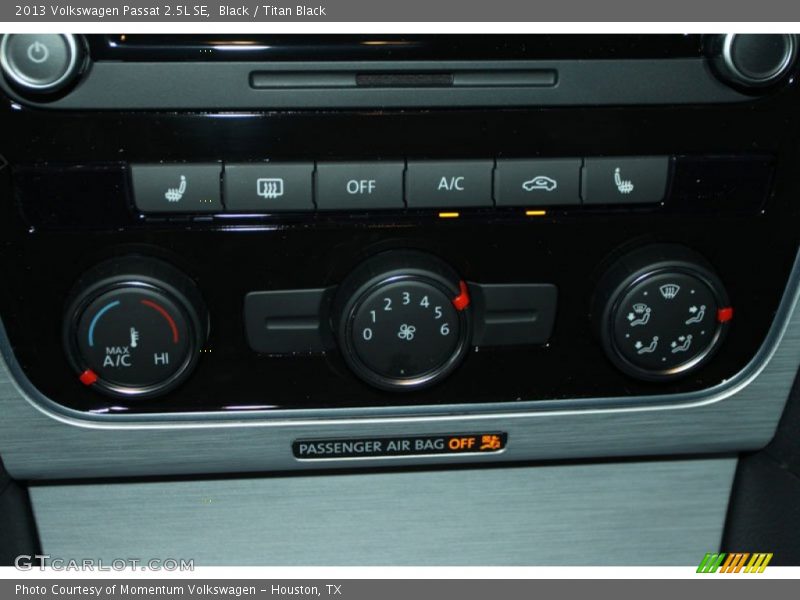 Black / Titan Black 2013 Volkswagen Passat 2.5L SE