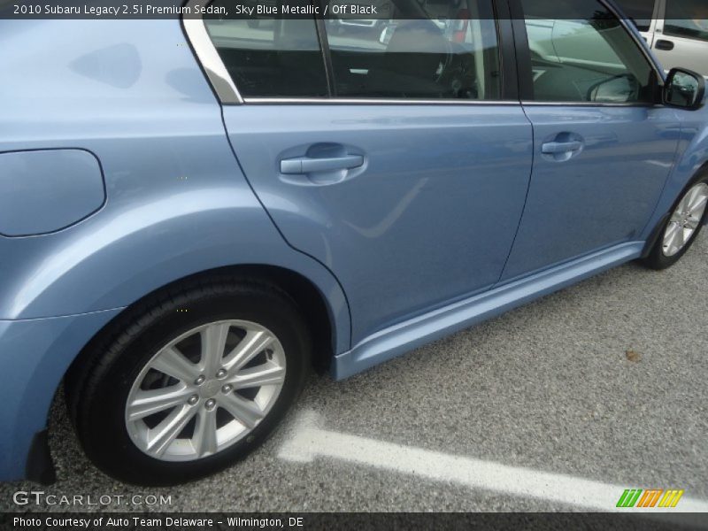 Sky Blue Metallic / Off Black 2010 Subaru Legacy 2.5i Premium Sedan