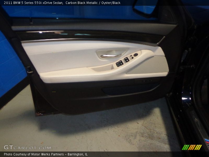 Carbon Black Metallic / Oyster/Black 2011 BMW 5 Series 550i xDrive Sedan