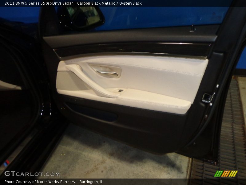 Carbon Black Metallic / Oyster/Black 2011 BMW 5 Series 550i xDrive Sedan
