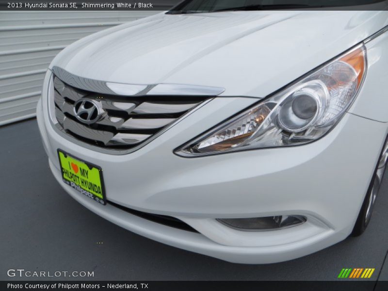 Shimmering White / Black 2013 Hyundai Sonata SE