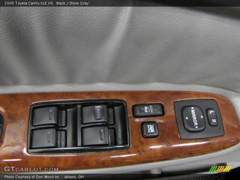 Black / Stone Gray 2006 Toyota Camry XLE V6