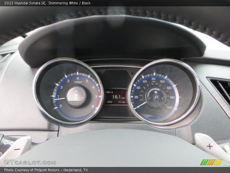 Shimmering White / Black 2013 Hyundai Sonata SE