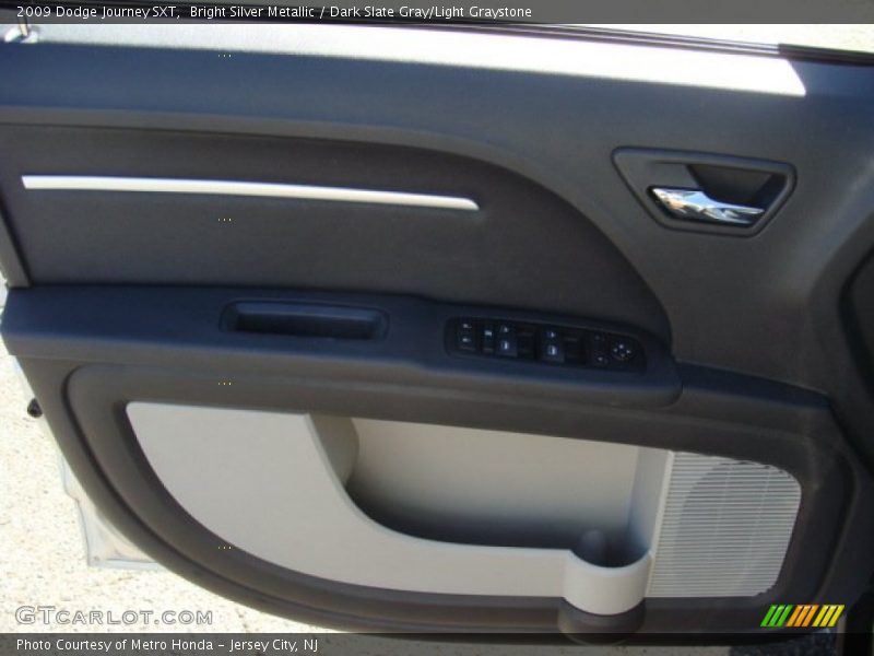 Bright Silver Metallic / Dark Slate Gray/Light Graystone 2009 Dodge Journey SXT