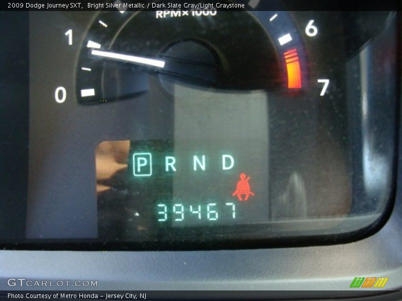 Bright Silver Metallic / Dark Slate Gray/Light Graystone 2009 Dodge Journey SXT
