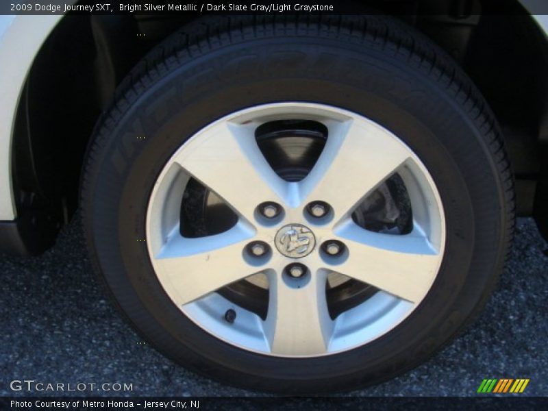 Bright Silver Metallic / Dark Slate Gray/Light Graystone 2009 Dodge Journey SXT