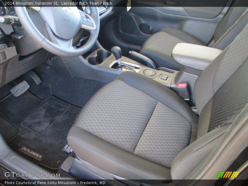 Labrador Black Pearl / Black 2014 Mitsubishi Outlander SE